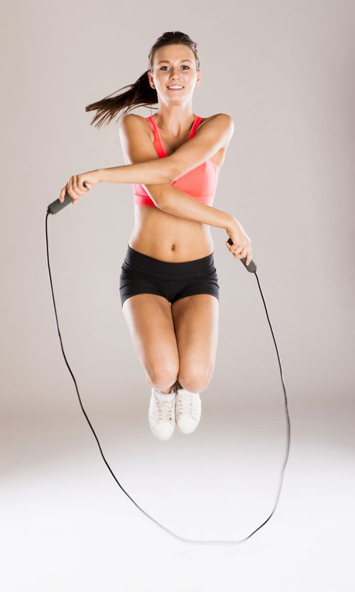 跳绳可以消耗大量的卡路里帮助快速减肥